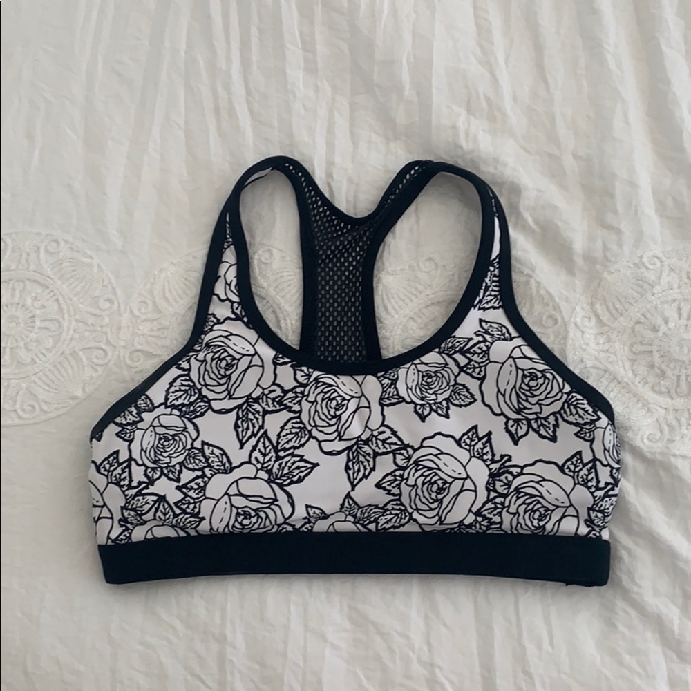 Size small Lorna Jane sports bra